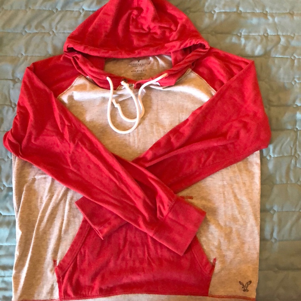 Men’s long sleeve hooded shirt